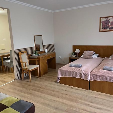 Brookforest Apartman Hajdúszoboszló Exterior foto