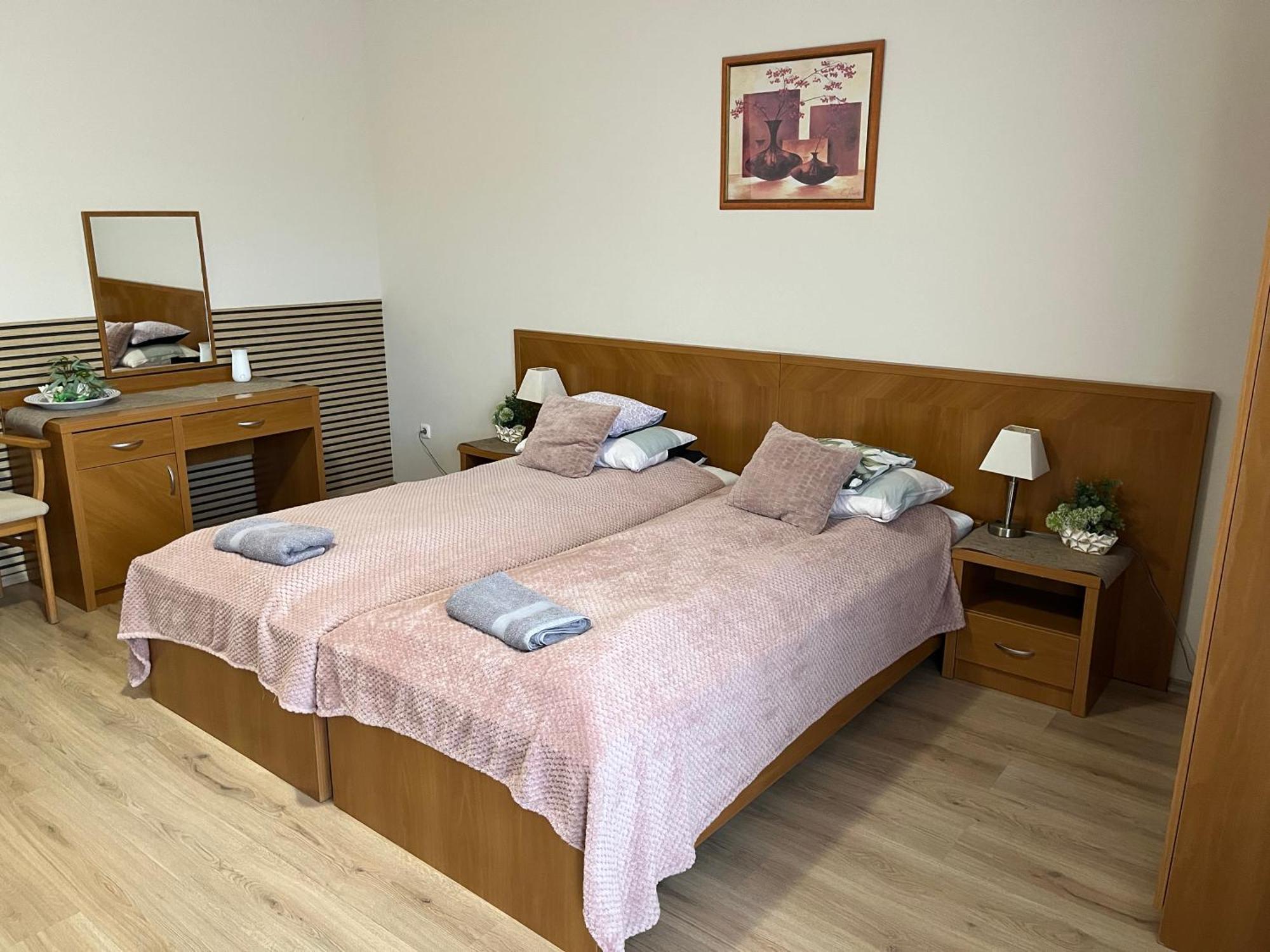 Brookforest Apartman Hajdúszoboszló Exterior foto